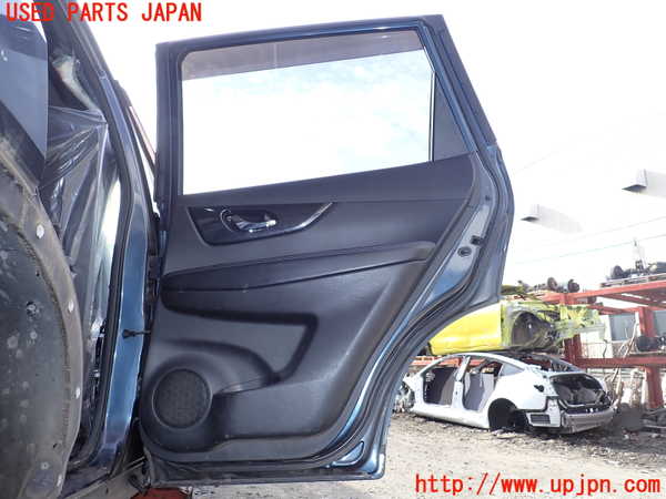 1UPJ-35351290]エクストレイル(NT32)右後ドア 中古(43R-007953 M2L3)_m0002.jpg