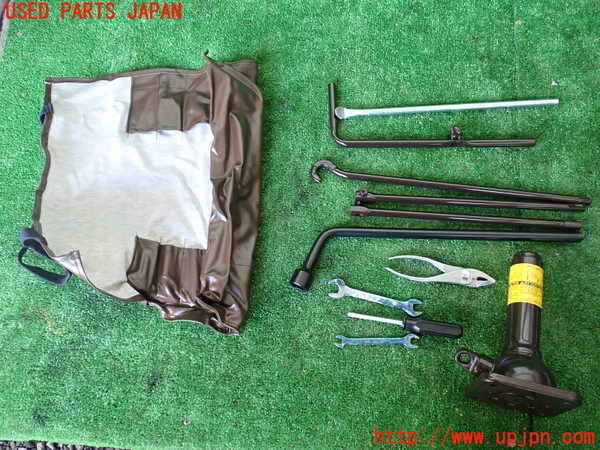 1UPJ-35387805]ランクル100系(HDJ101K)車載工具 中古_m0001.jpg