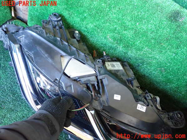 1UPJ-35401130]VW アルテオン(3HDJHF)右ヘッドライト LED 中古_m0002.jpg