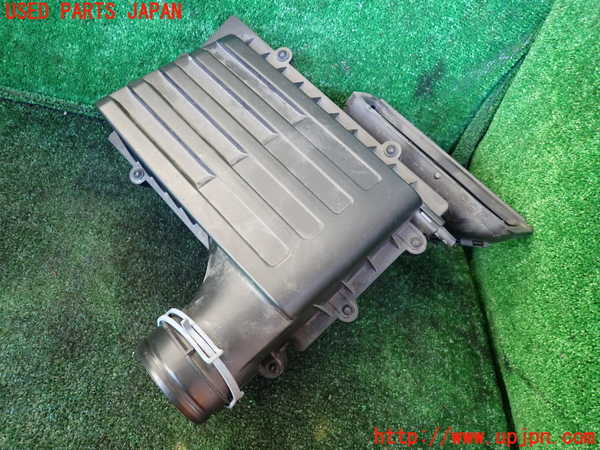 1UPJ-35402560]VW アルテオン(3HDJHF)エアクリーナーボックス 中古_m0001.jpg
