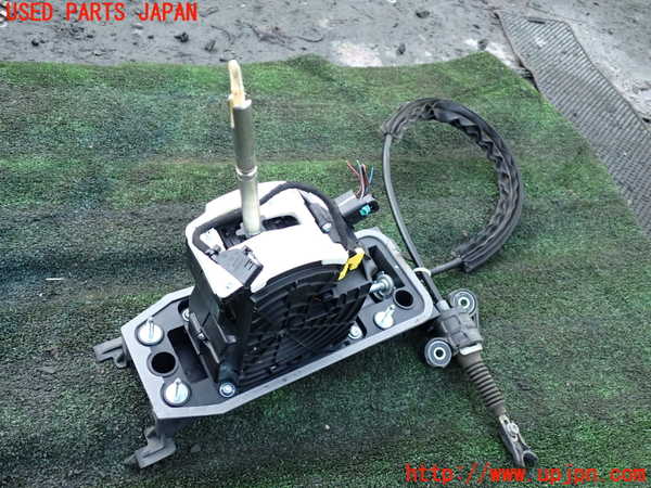 1UPJ-35407555]VW アルテオン(3HDJHF)ATシフトレバー 中古_m0001.jpg