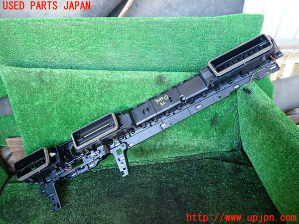 1UPJ-35407526]VW アルテオン(3HDJHF)エアコン吹き出し口1(真中) 中古_m0002.jpg