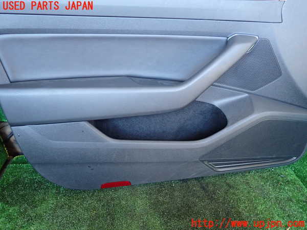 1UPJ-35401264]VW アルテオン(3HDJHF)左前ドア内張り 中古_m0003.jpg