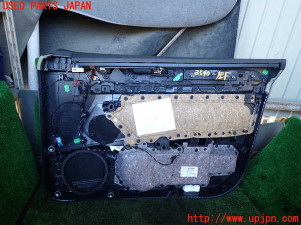 1UPJ-35401264]VW アルテオン(3HDJHF)左前ドア内張り 中古_m0004.jpg