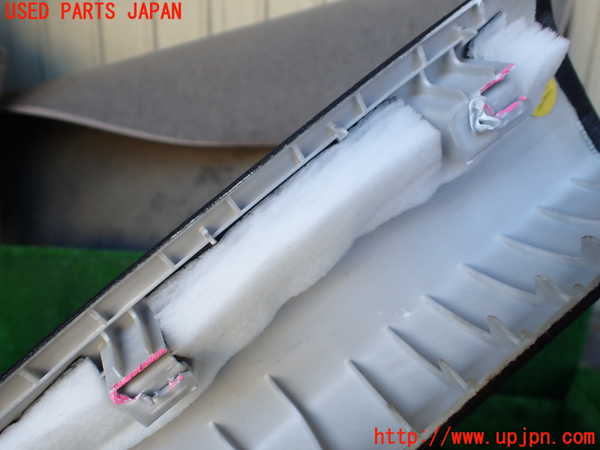 1UPJ-35407660]VW アルテオン(3HDJHF)左フロントピラートリム 中古_m0003.jpg