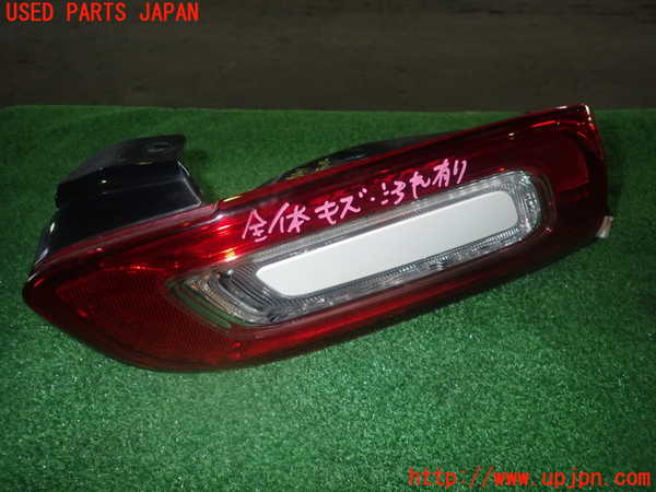 1UPJ-35411530]アバルト・124スパイダー(NF2EK)右テールランプ 中古_m0001.jpg