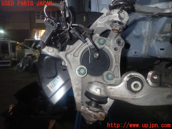 1UPJ-35414290]アバルト・124スパイダー(NF2EK)右フロントナックルハブ 中古_m0002.jpg