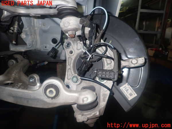 5UPJ-35414295]アバルト・124スパイダー(NF2EK)左フロントナックルハブ 中古_m0002.jpg
