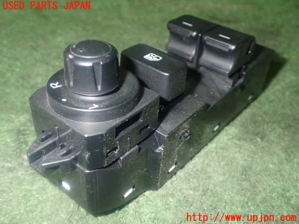 5UPJ-35416240]アバルト・124スパイダー(NF2EK)右パワーウィンドウスイッチ 中古_m0002.jpg