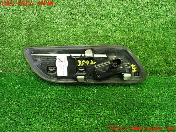 5UPJ-35421162]BMW ミニ(MINI)クーパーD(XV15MW)(F55)左ウィンカーレンズ 中古_m0003.jpg