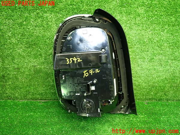 1UPJ-35421530]BMW ミニ(MINI)クーパーD(XV15MW)(F55)右テールランプ 中古_m0002.jpg