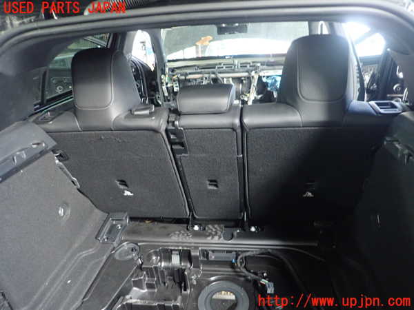 5UPJ-35447385]ベンツ A180(177084)(W177)リアシート 中古_m0004.jpg