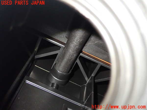 1UPJ-35452560]VW up!(アップ)(AACHY)エアクリーナーボックス 中古_m0002.jpg