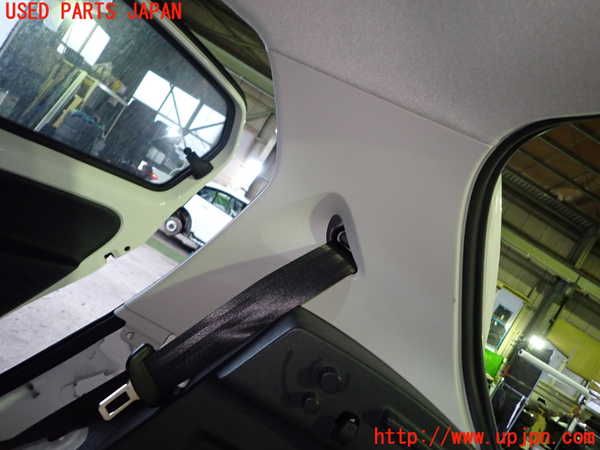 1UPJ-35457675]VW up!(アップ)(AACHY)右リアピラートリム 中古_m0003.jpg