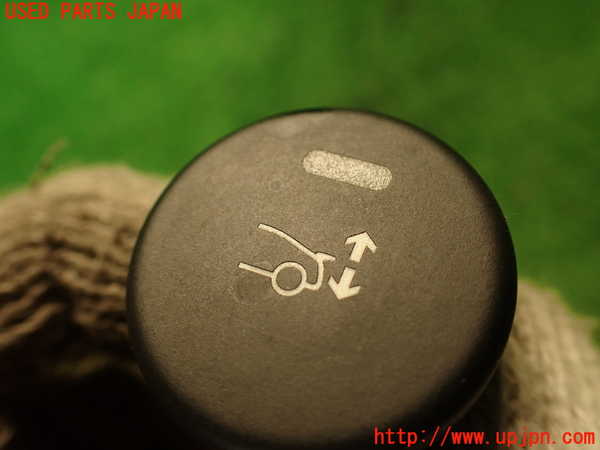 2UPJ-35486307]プジョー・RCZ(T7R5F03)スイッチ2 中古_m0002.jpg