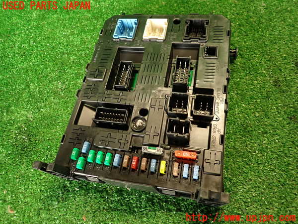 2UPJ-35486742]プジョー・RCZ(T7R5F03)ヒューズボックス2 中古_m0001.jpg