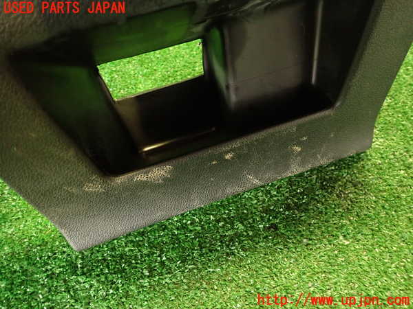 2UPJ-35487841]プジョー・RCZ(T7R5F03)小物入れ1 中古_m0002.jpg