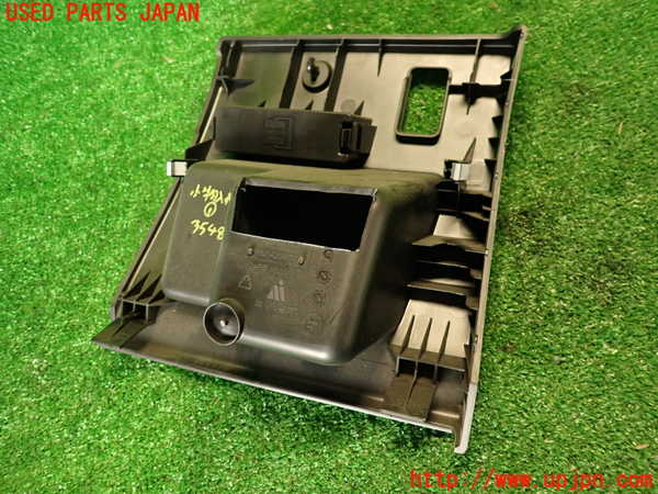 2UPJ-35487841]プジョー・RCZ(T7R5F03)小物入れ1 中古_m0003.jpg
