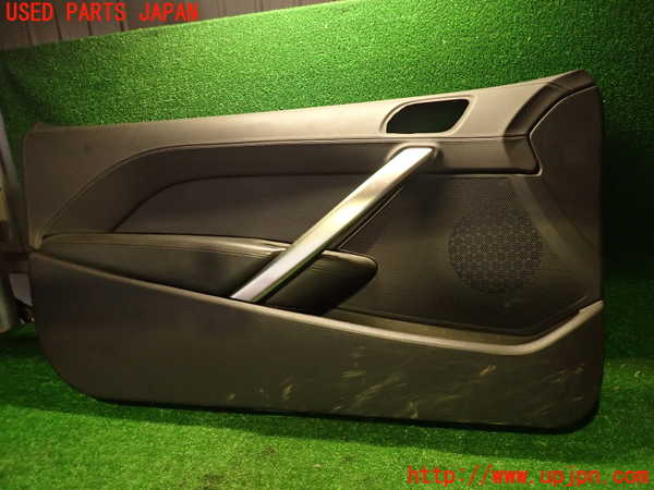 2UPJ-35481264]プジョー・RCZ(T7R5F03)左前ドア内張り 中古_m0001.jpg