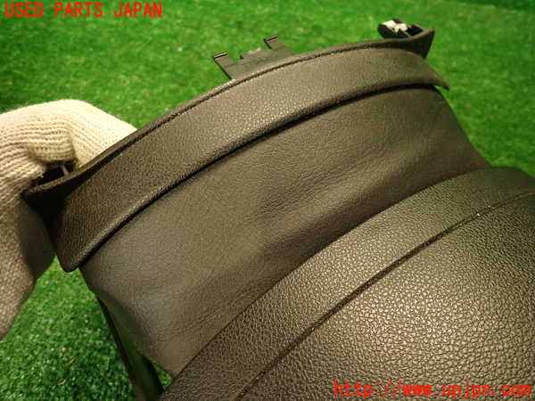 2UPJ-35487905]プジョー・RCZ(T7R5F03)コラムカバー 中古_m0003.jpg