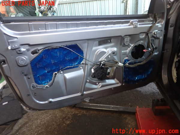 2UPJ-35491260]ルノー・メガーヌ R.S.(ルノー・スポール)(DZF4R)左ドア 中古 SAINT-GOBAIN SEKURIT M40 43R-009007_m0005.jpg