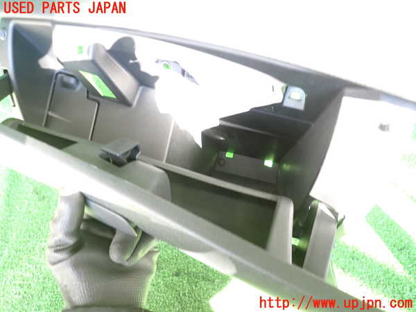 2UPJ-35497516]ルノー・メガーヌ R.S.(ルノー・スポール)(DZF4R)グローブボックス1 中古_m0003.jpg