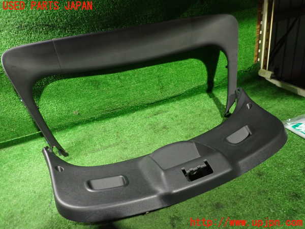 2UPJ-35491578]ルノー・メガーヌ R.S.(ルノー・スポール)(DZF4R)バックドア内張り ジャンク_m0001.jpg