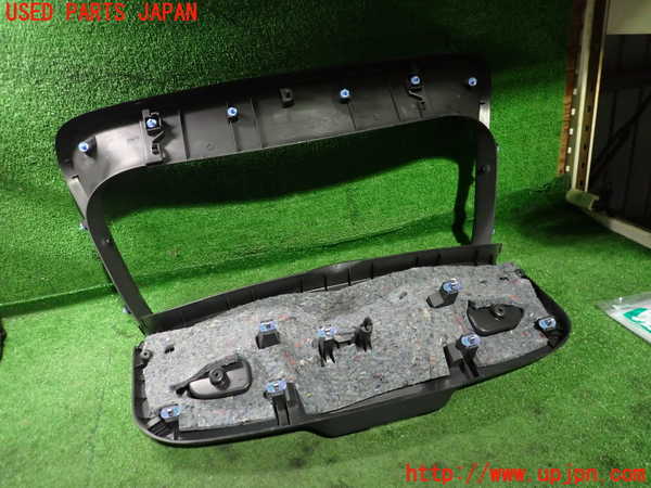 2UPJ-35491578]ルノー・メガーヌ R.S.(ルノー・スポール)(DZF4R)バックドア内張り ジャンク_m0003.jpg