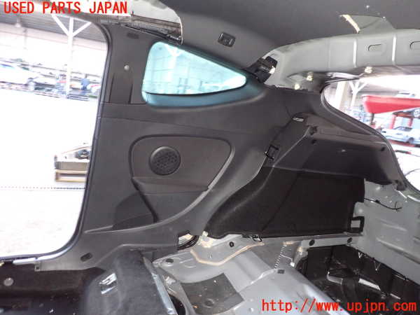 2UPJ-35497675]ルノー・メガーヌ R.S.(ルノー・スポール)(DZF4R)右リアピラートリム 中古_m0001.jpg