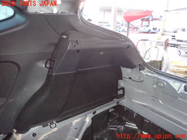 2UPJ-35497675]ルノー・メガーヌ R.S.(ルノー・スポール)(DZF4R)右リアピラートリム 中古_m0004.jpg