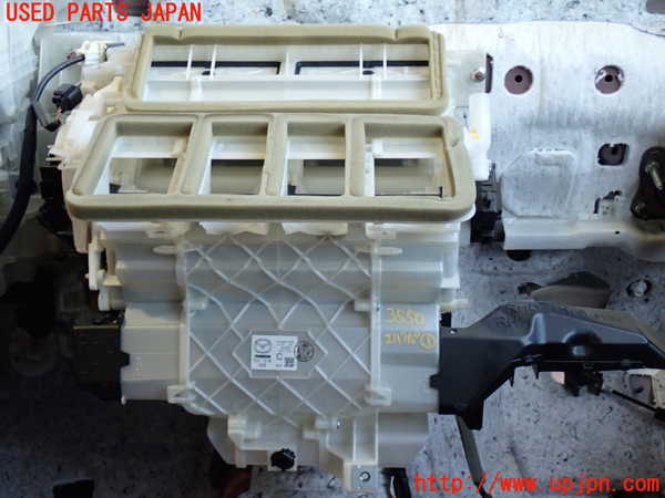 5UPJ-35506081]CX-8(KG2P)エバポレーター1 中古_m0001.jpg