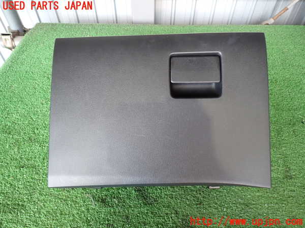 2UPJ-35507516]CX-8(KG2P)グローブボックス1 中古_m0001.jpg