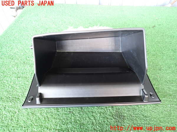 2UPJ-35507516]CX-8(KG2P)グローブボックス1 中古_m0002.jpg