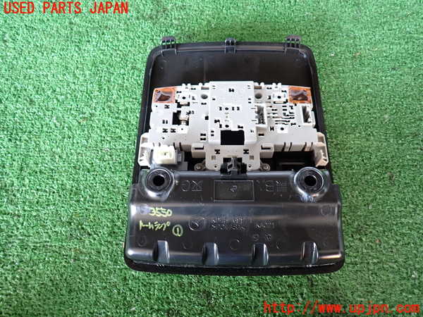 2UPJ-35506411]CX-8(KG2P)ルームランプ1 (1列目真中) 中古_m0003.jpg