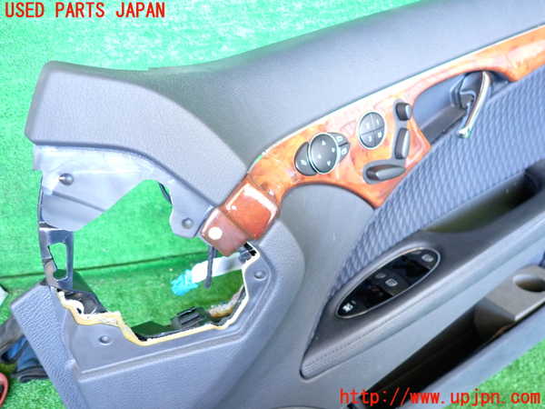 2UPJ-35511234]ベンツ E240 ステーションワゴン(211261)(S211)右前ドア内張り 中古_m0002.jpg