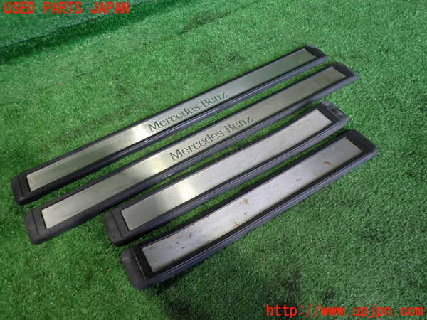 2UPJ-35517740]ベンツ E240 ステーションワゴン(211261)(S211)スカッフプレート 中古_m0001.jpg