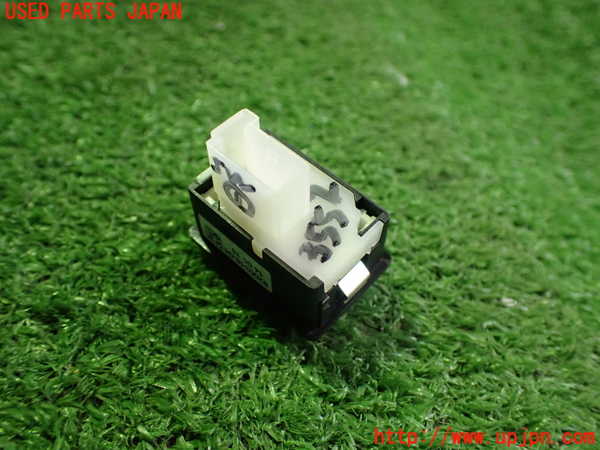 2UPJ-35526306]BMW 320i(8A20)スイッチ1 (トランク) 中古 (F30)_m0002.jpg