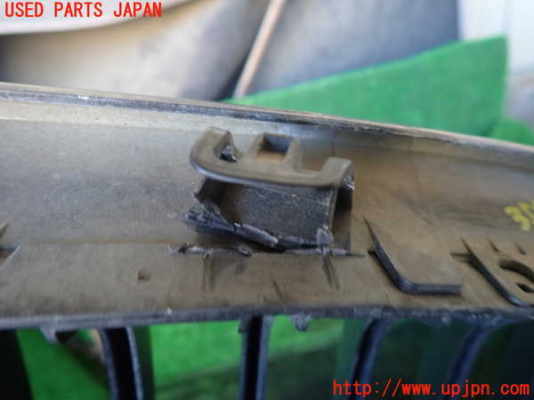 1UPJ-35571050]BMW 328i グランツーリスモ(3X28)(F34)ラジエターグリル (ジャンク品) 中古_m0005.jpg