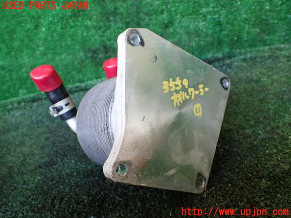 1UPJ-35592481]フーガハイブリッド(HY51)オイルクーラー1 中古_m0001.jpg