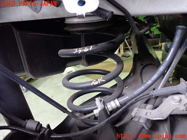 2UPJ-35615100]日産リーフ(ZE1)右リアスプリング 中古_m0001.jpg