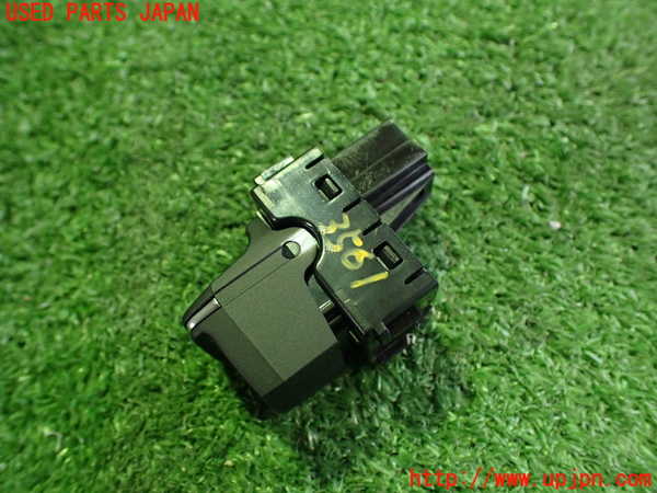 2UPJ-35616312]日産リーフ(ZE1)スイッチ7 (e-Pedal) 中古_m0002.jpg