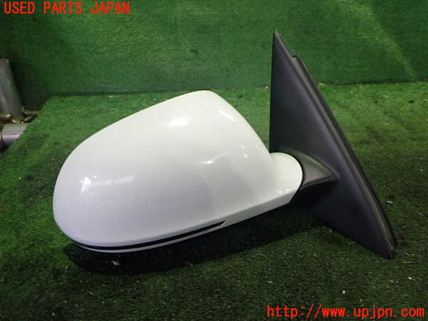 2UPJ-35621210]アウディ・Q3(8UCPSF)右ドアミラー 中古_m0001.jpg
