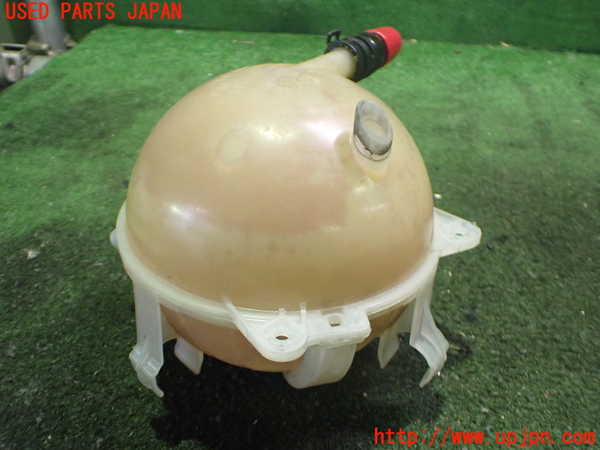 2UPJ-35622410]アウディ・Q3(8UCPSF)ラジエータータンク 中古_m0002.jpg