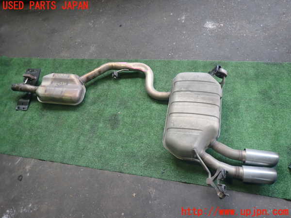 2UPJ-35622671]アウディ・Q3(8UCPSF)リアマフラー1 中古_m0001.jpg