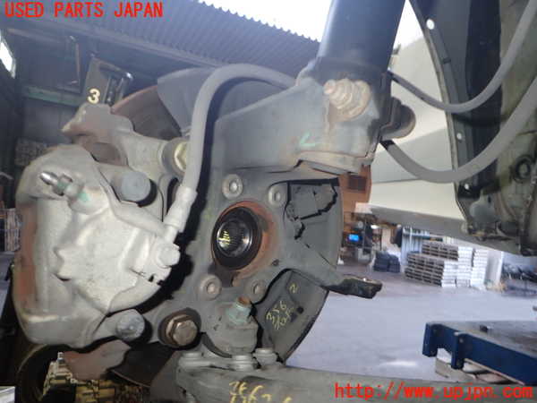 2UPJ-35624290]アウディ・Q3(8UCPSF)右フロントナックルハブ 中古_m0001.jpg