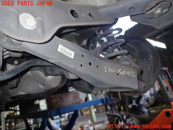 2UPJ-35625200]アウディ・Q3(8UCPSF)右リアロアアーム1 中古_m0001.jpg