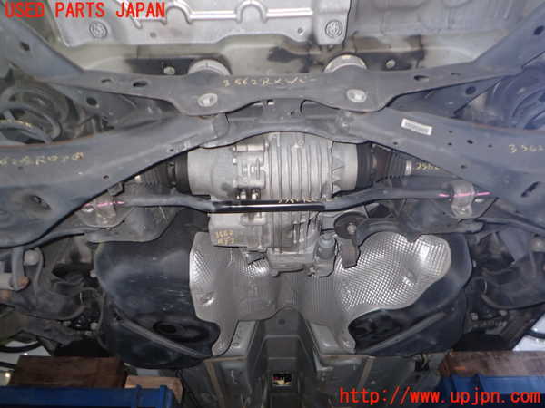 2UPJ-35625445]アウディ・Q3(8UCPSF)リアスタビライザー 中古_m0001.jpg