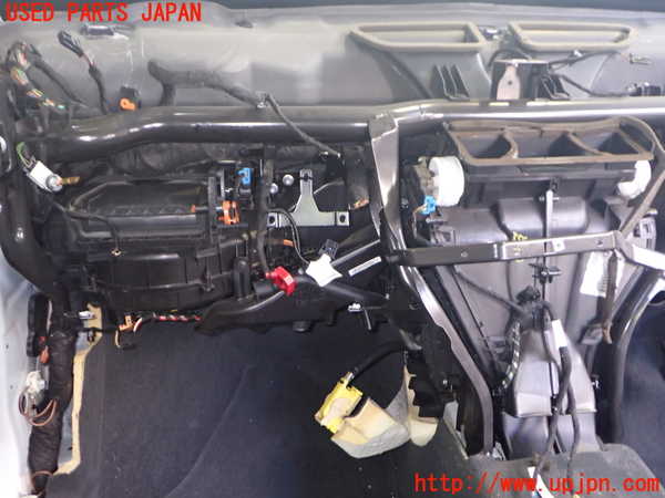 2UPJ-35626081]アウディ・Q3(8UCPSF)エバポレーター1 中古_m0001.jpg