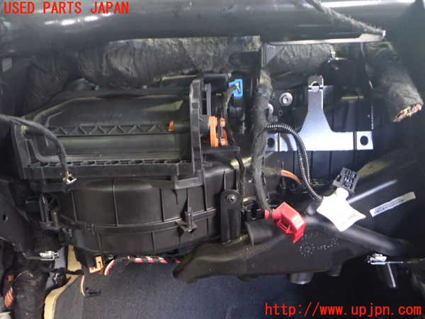 2UPJ-35626081]アウディ・Q3(8UCPSF)エバポレーター1 中古_m0004.jpg