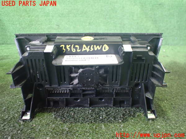 2UPJ-35626066]アウディ・Q3(8UCPSF)エアコンスイッチ1 中古_m0002.jpg